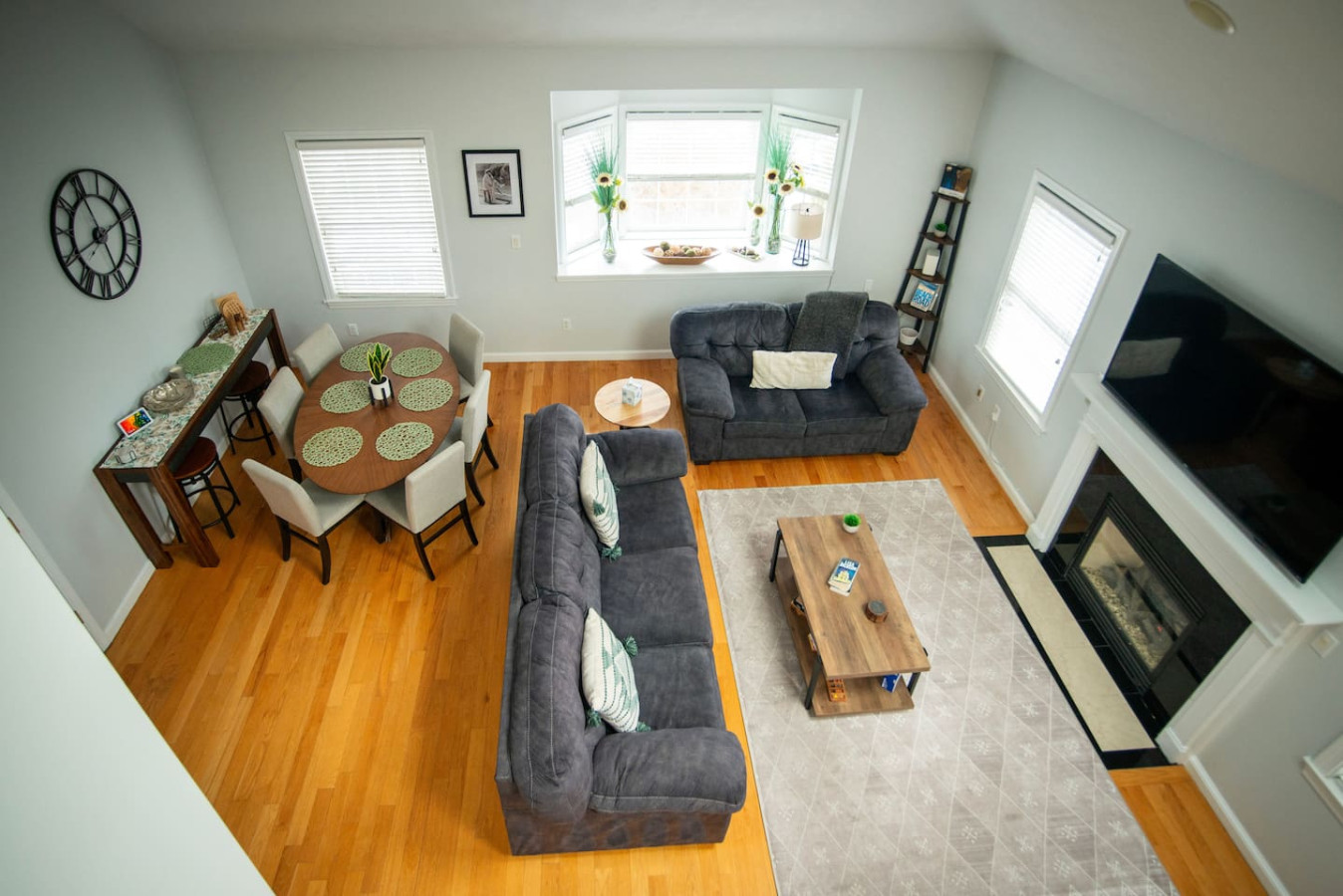 Spacious Coastal Townhome | Deck & Parking