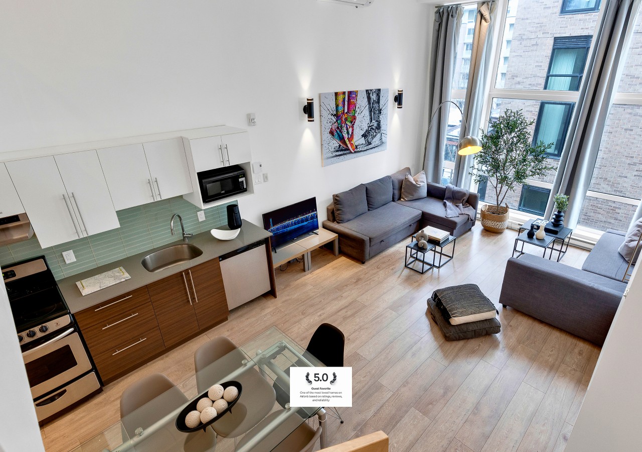 Spacious Mezzanine Duplex And Stylish Amenities - Charming Urban Retreat - Montréal