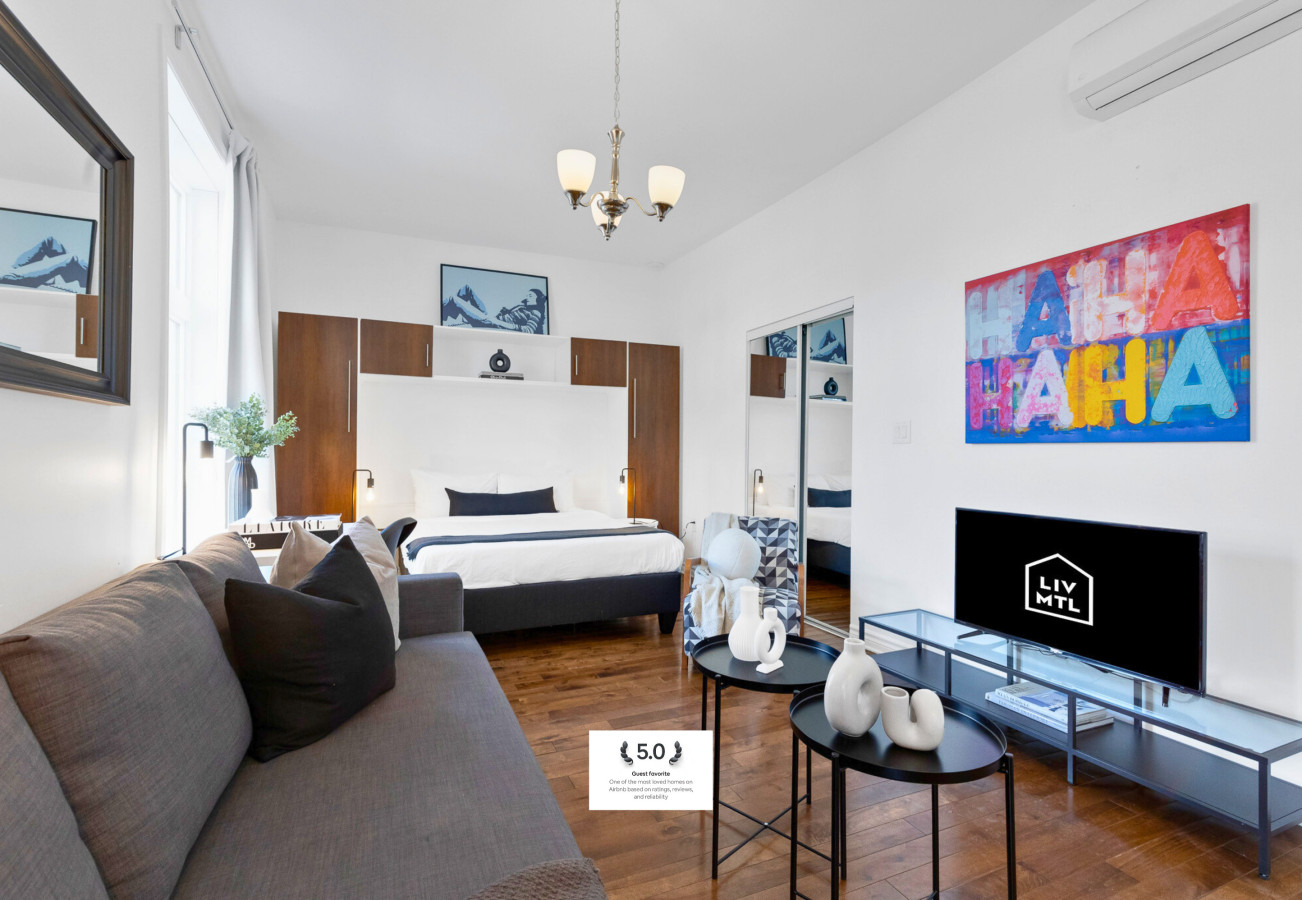 Stylish Suite With Rooftop Patio - Inviting Urban Retreat - Laval, Canada