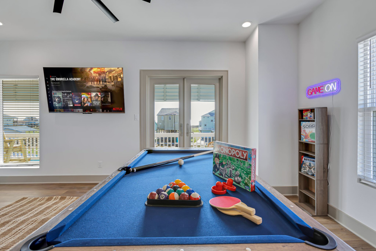 Luxury Beach House~Glow in dark golf~Game Room 5