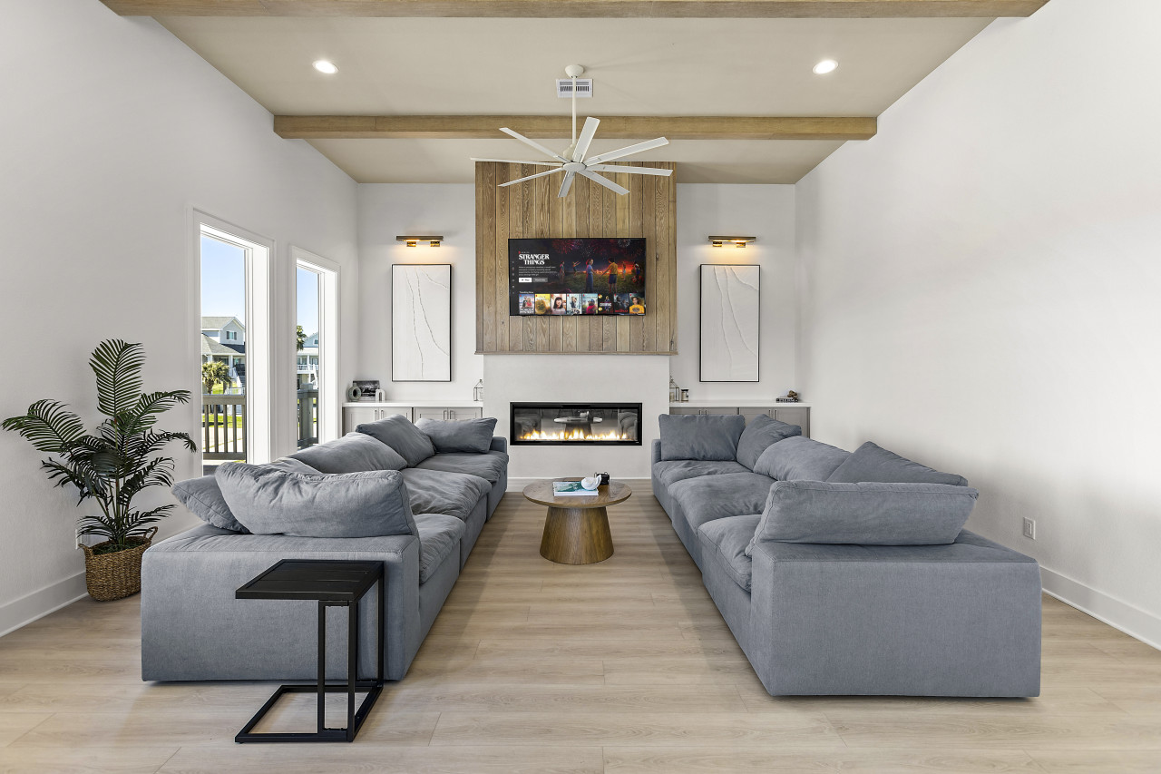 500 ft to beach~Wine Cellar~Fire~For 14 2