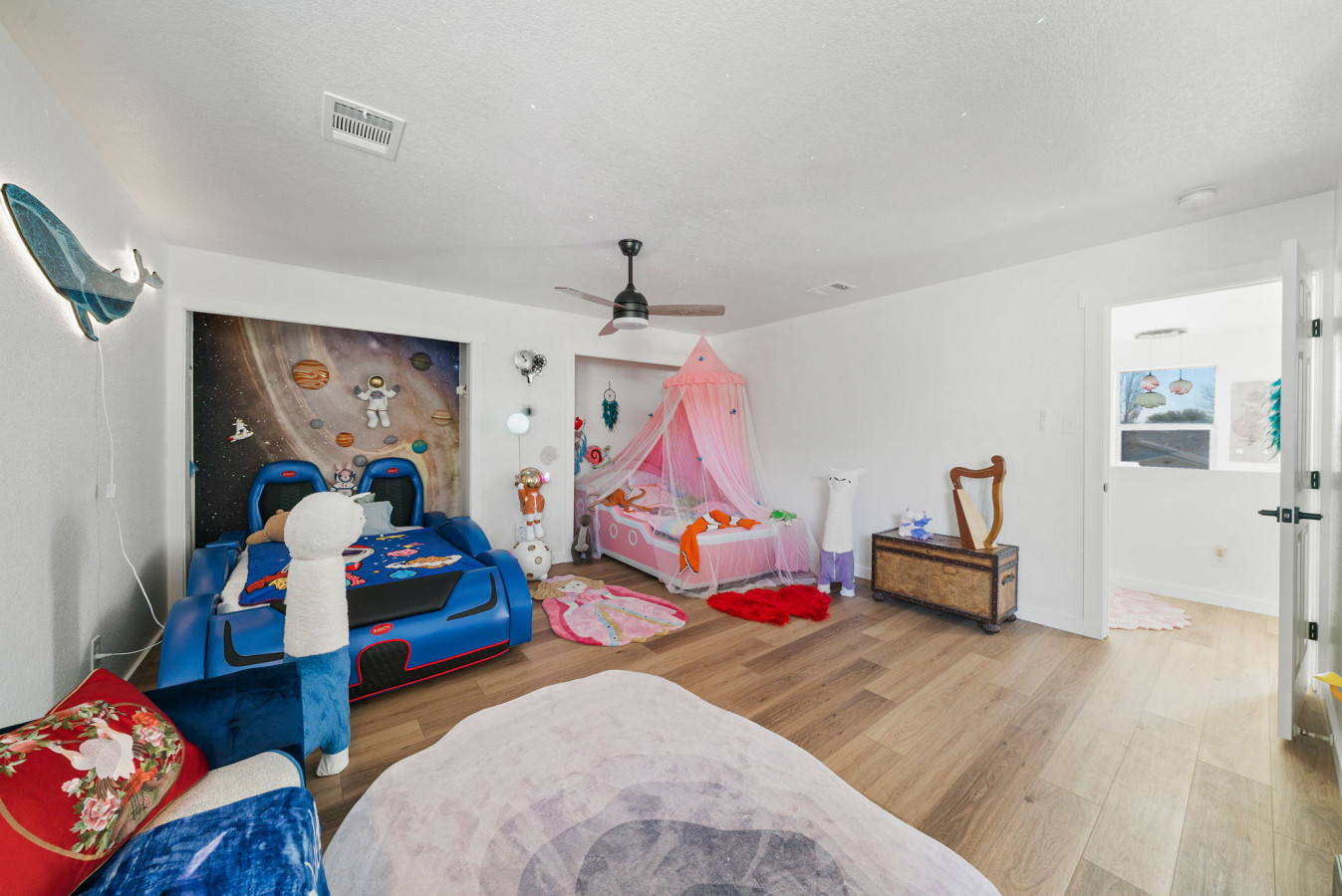 SeaWorld 15min~Themed Kids Rooms~Patio Fun~Play 3