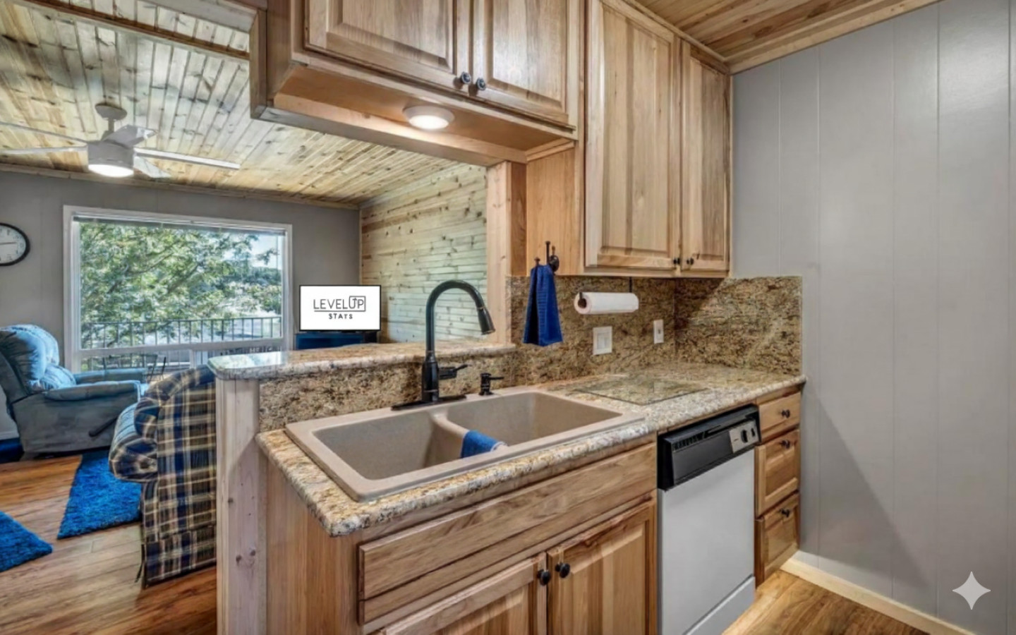 Waterfront Getaway~Lake Access~Deck~BBQ Grill 2