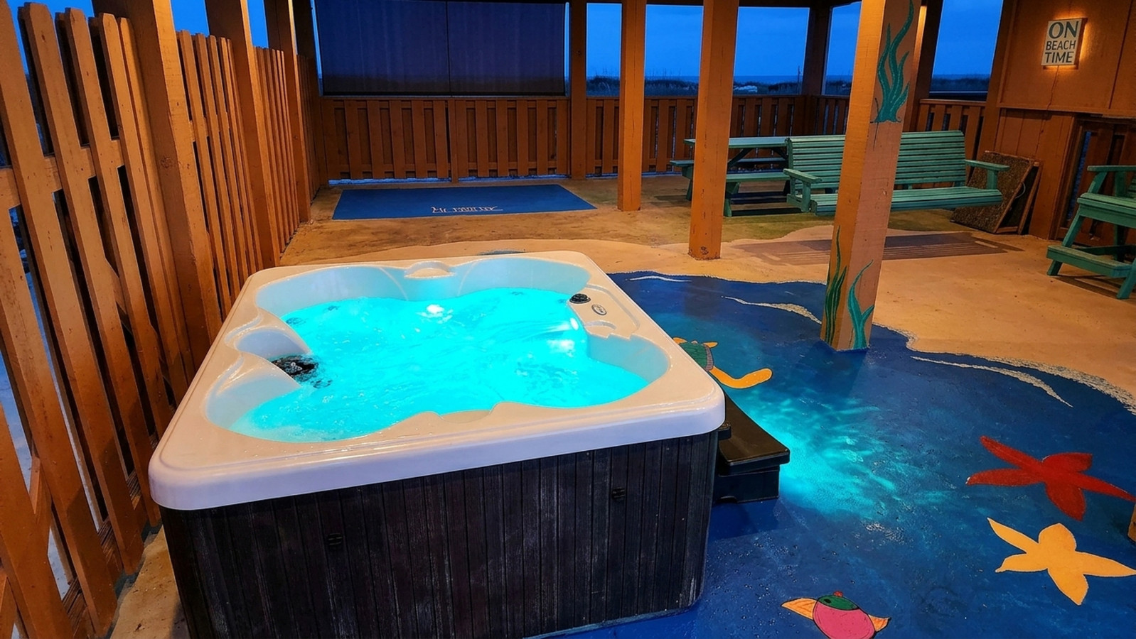 Hot Tub~Private~BBQ Grill~Bunk Room~Tropical Vibes