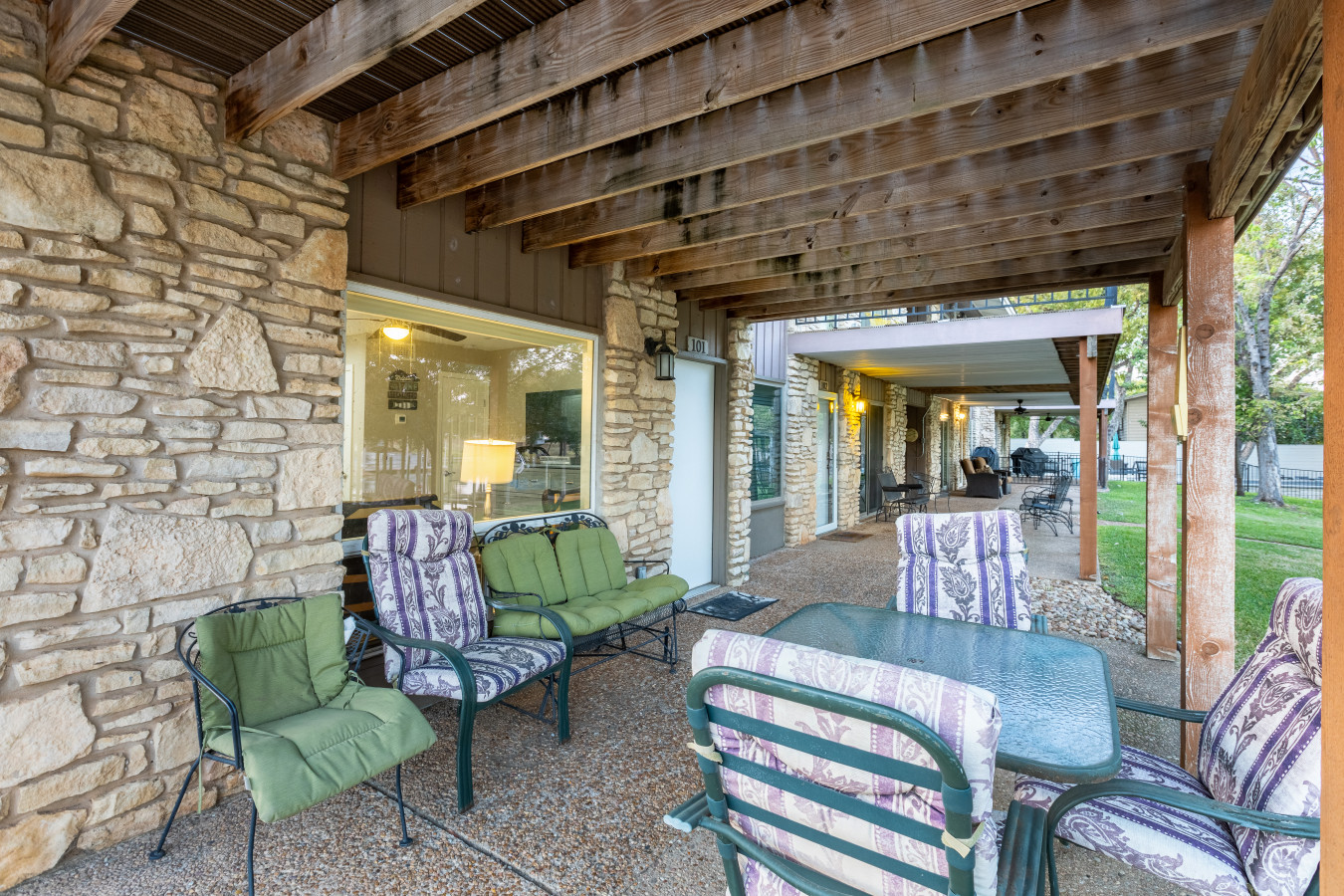 Lakefront Escape~Dock Access~Patio~Lake LBJ 4