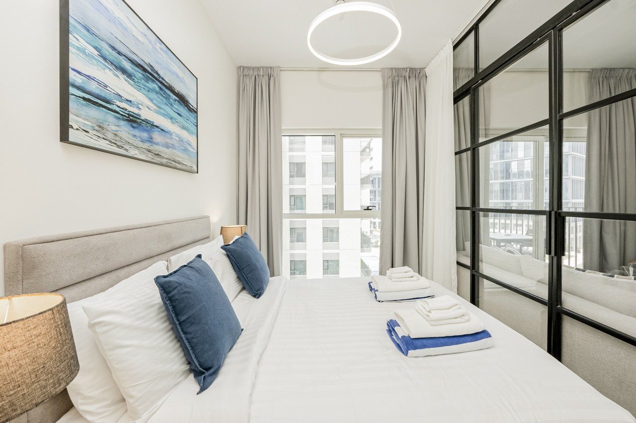 Luxury at Socio Dubai Hills, 2 Beds, Sleeps 4 — image 10 of 28