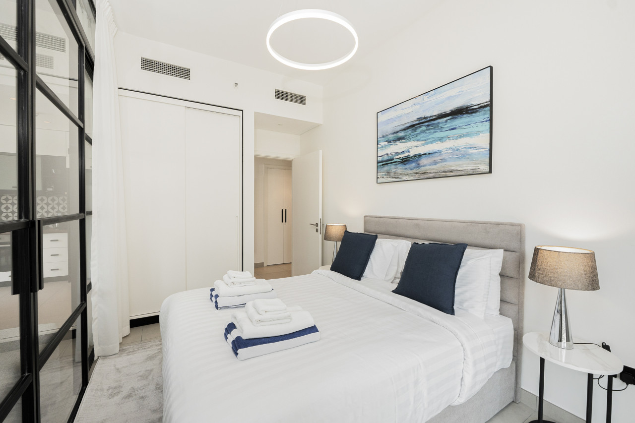 Luxury at Socio Dubai Hills, 2 Beds, Sleeps 4 — image 11 of 28