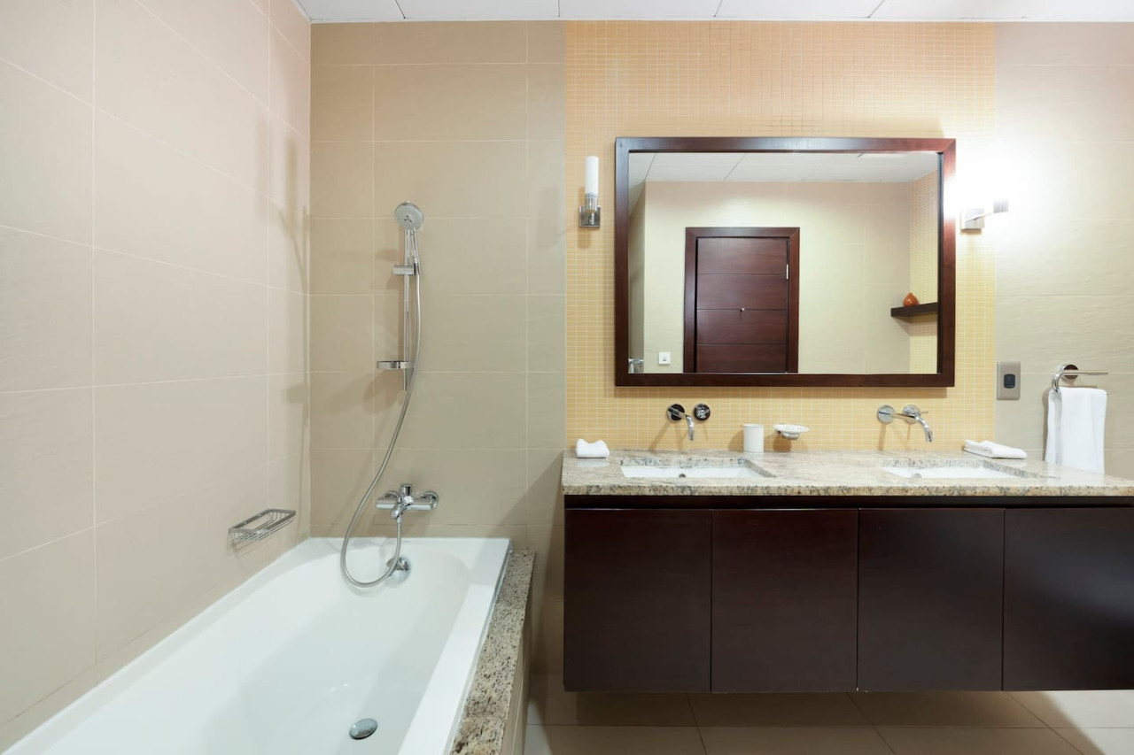 2 BD Tiara Palm Views, Beach & Pool, Amazing views — image 19 of 35