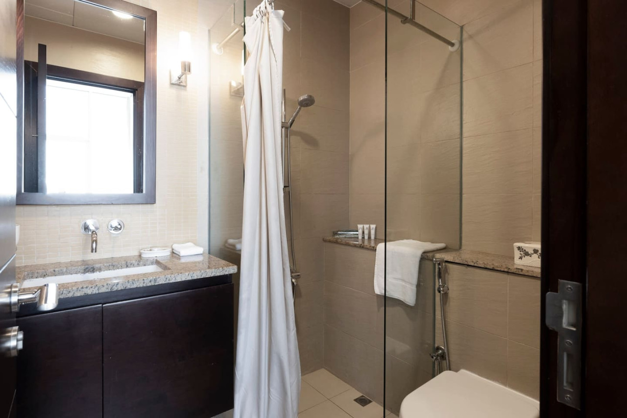 2 BD Tiara Palm Views, Beach & Pool, Amazing views — image 25 of 35