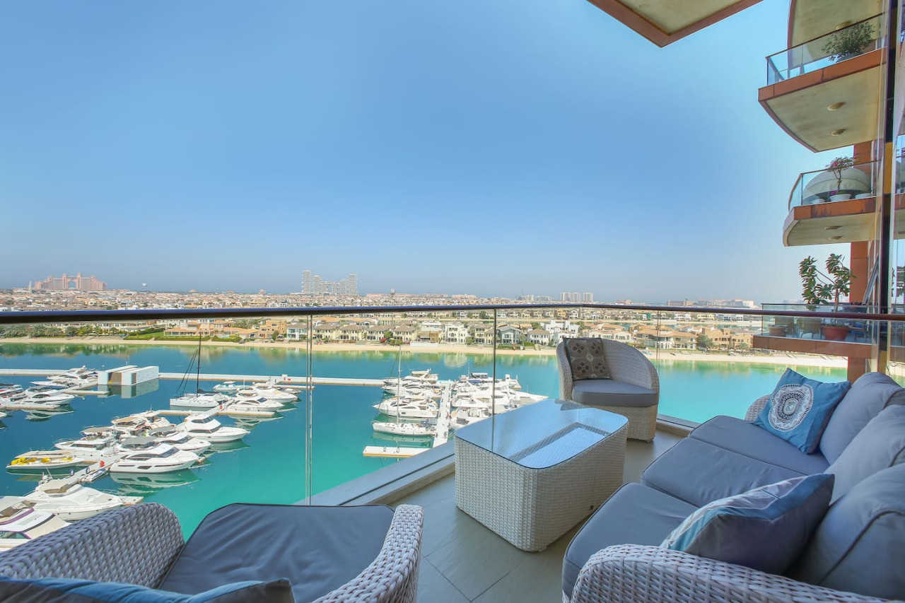 2 BD Tiara Palm Views, Beach & Pool, Amazing views — image 3 of 35