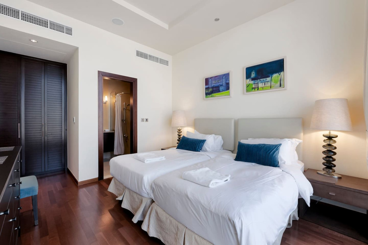 2 BD Tiara Palm Views, Beach & Pool, Amazing views — image 24 of 35
