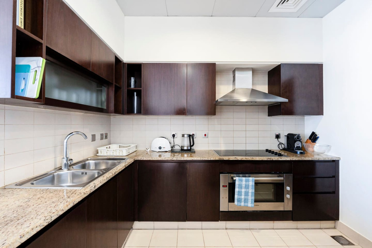 2 BD Tiara Palm Views, Beach & Pool, Amazing views — image 10 of 35