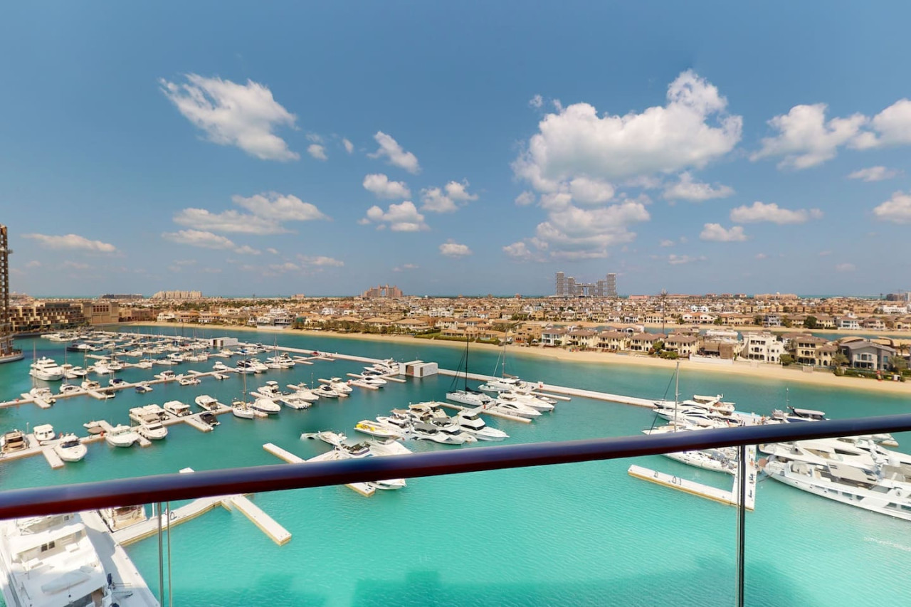2 BD Tiara Palm Views, Beach & Pool, Amazing views — image 1 of 35