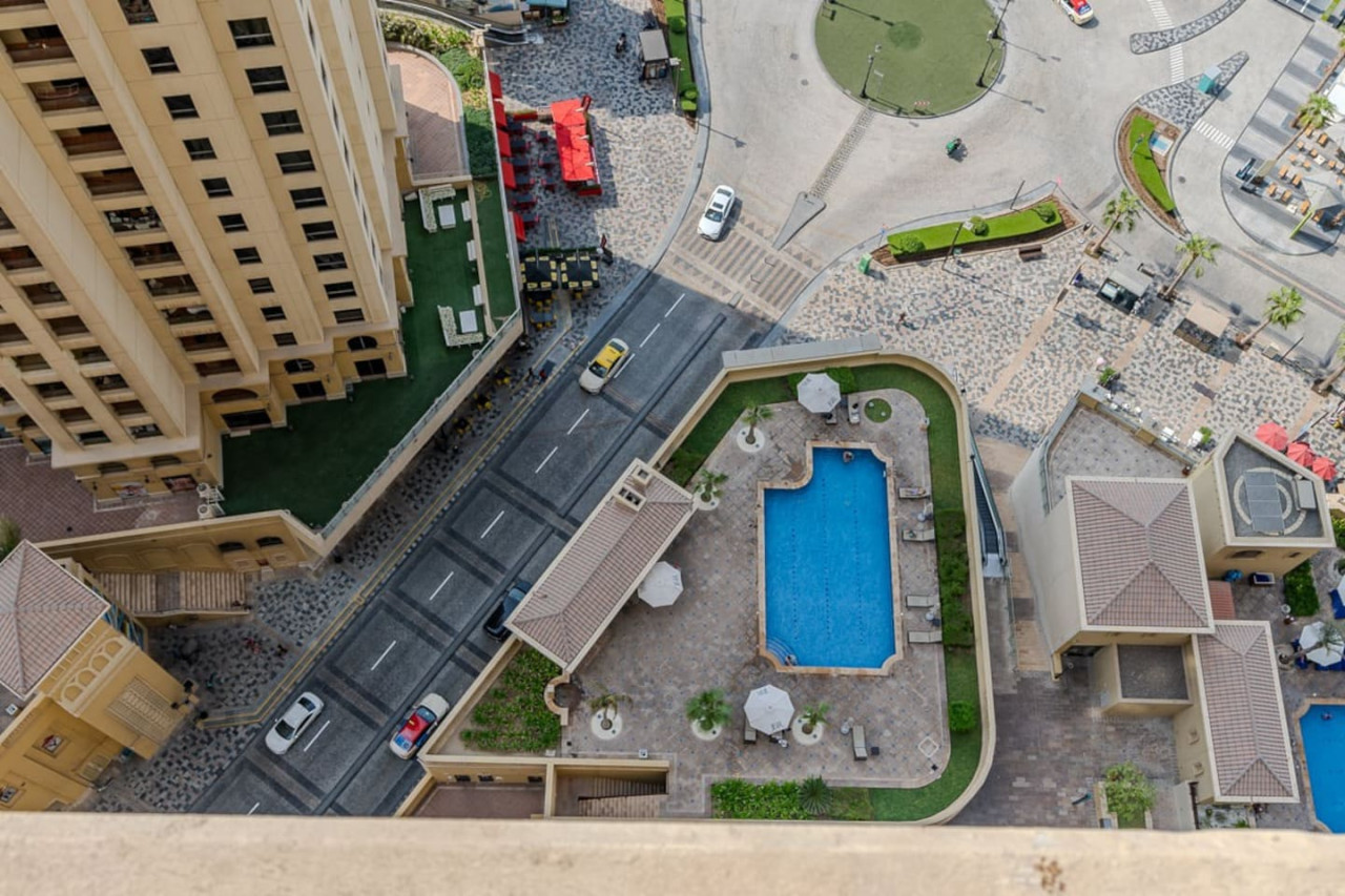 JBR Bahar Beach Views, 4 beds — image 10 of 51