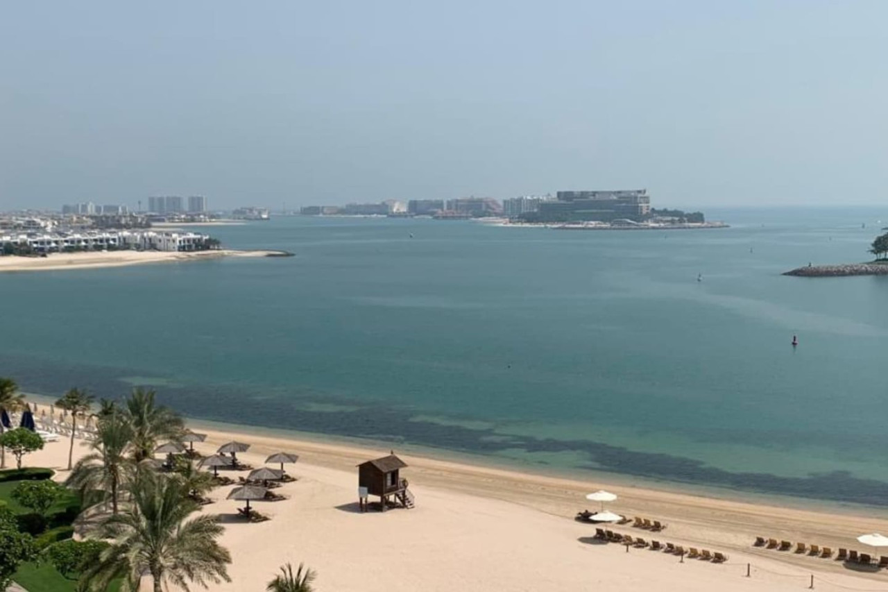 Al Dabas Beach Views, 3BD Sleeps 6, Beachfront — image 37 of 37