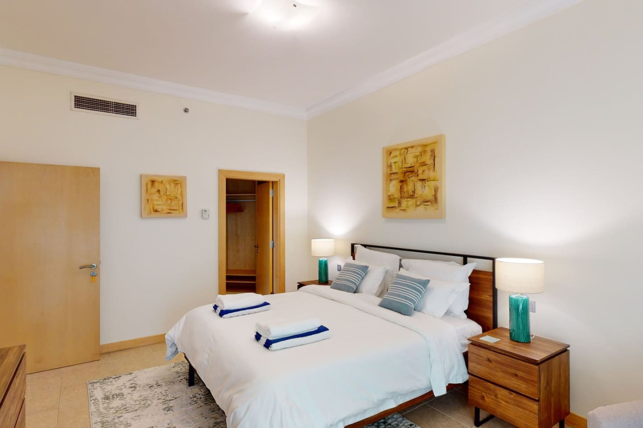 Al Dabas Beach Views, 3BD Sleeps 6, Beachfront — image 16 of 37