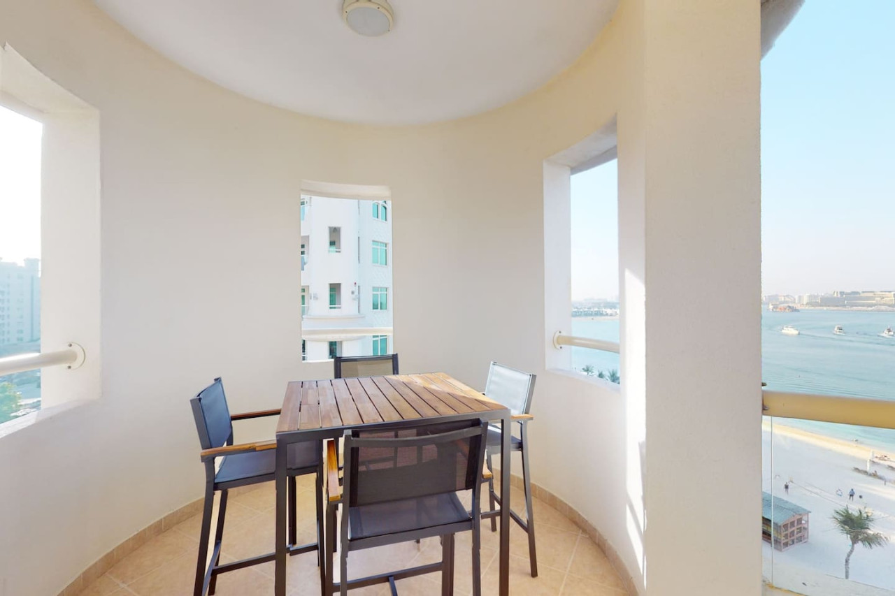 Al Dabas Beach Views, 3BD Sleeps 6, Beachfront — image 5 of 37