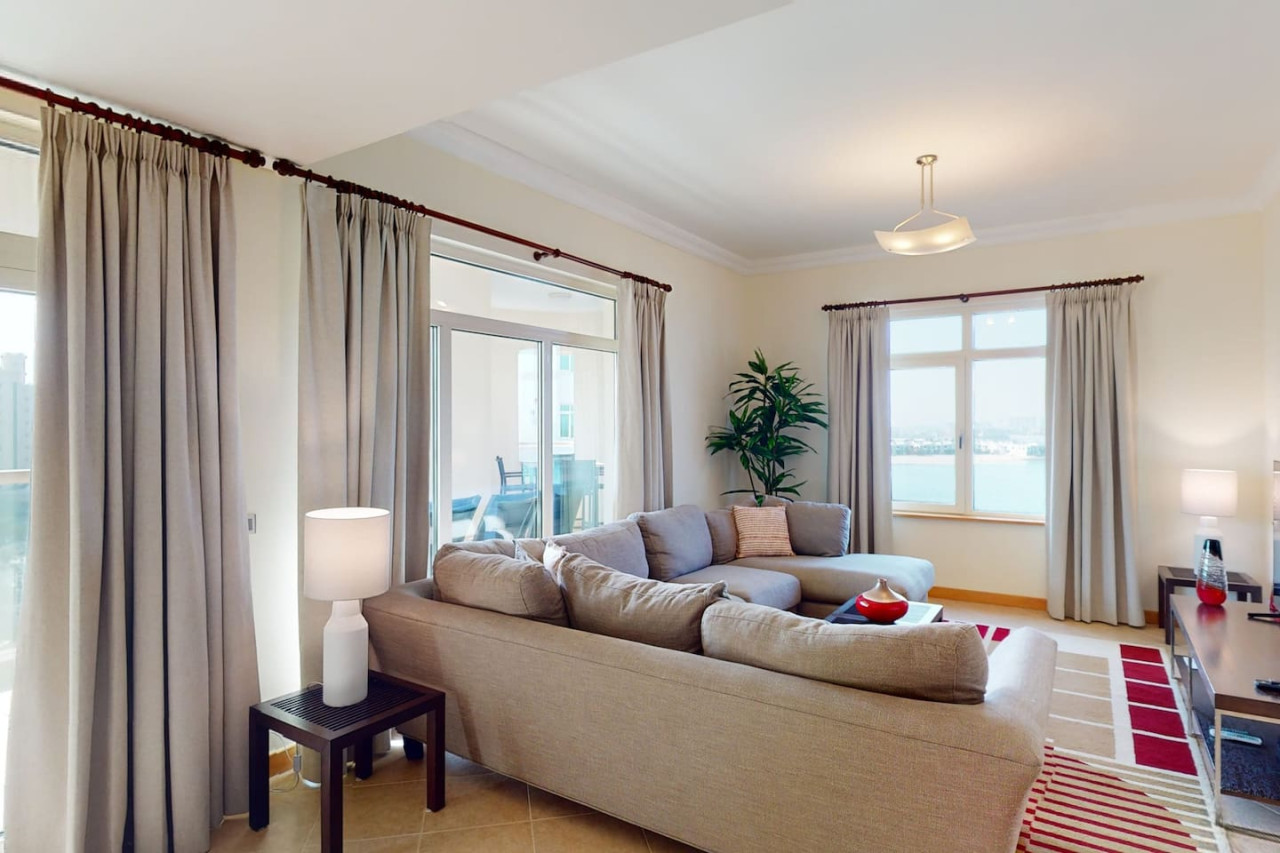 Al Dabas Beach Views, 3BD Sleeps 6, Beachfront — image 8 of 37