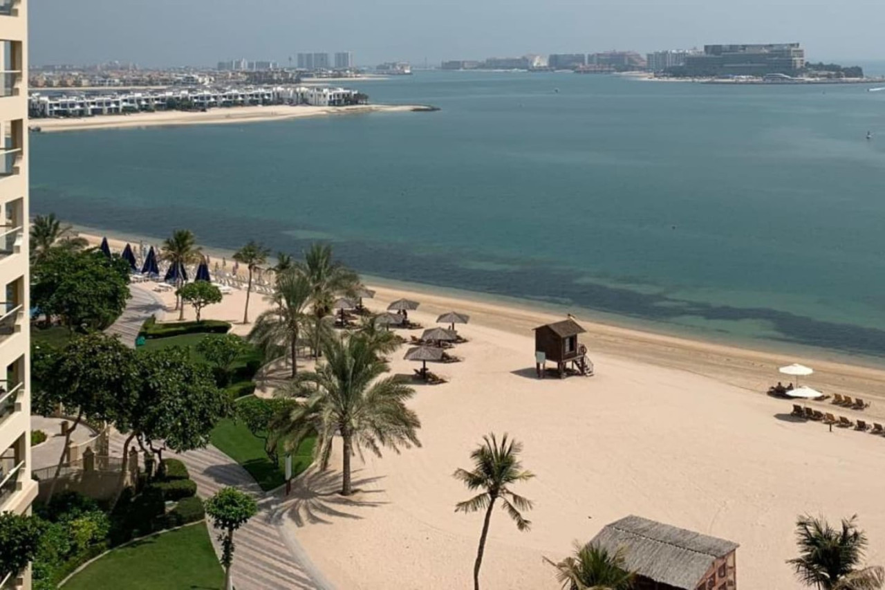 Al Dabas Beach Views, 3BD Sleeps 6, Beachfront — image 28 of 37
