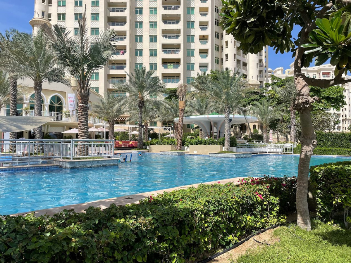 Al Dabas Beach Views, 3BD Sleeps 6, Beachfront — image 32 of 37