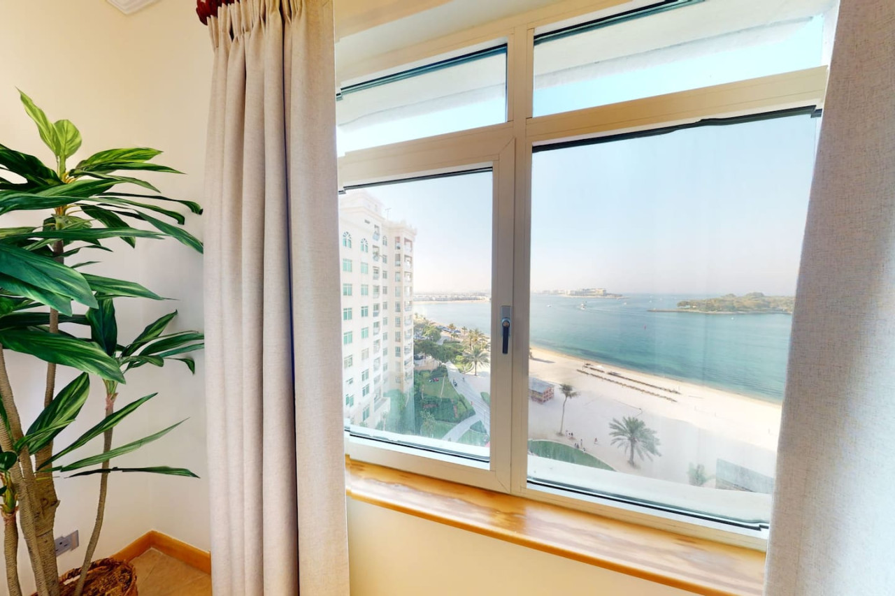 Al Dabas Beach Views, 3BD Sleeps 6, Beachfront — image 12 of 37