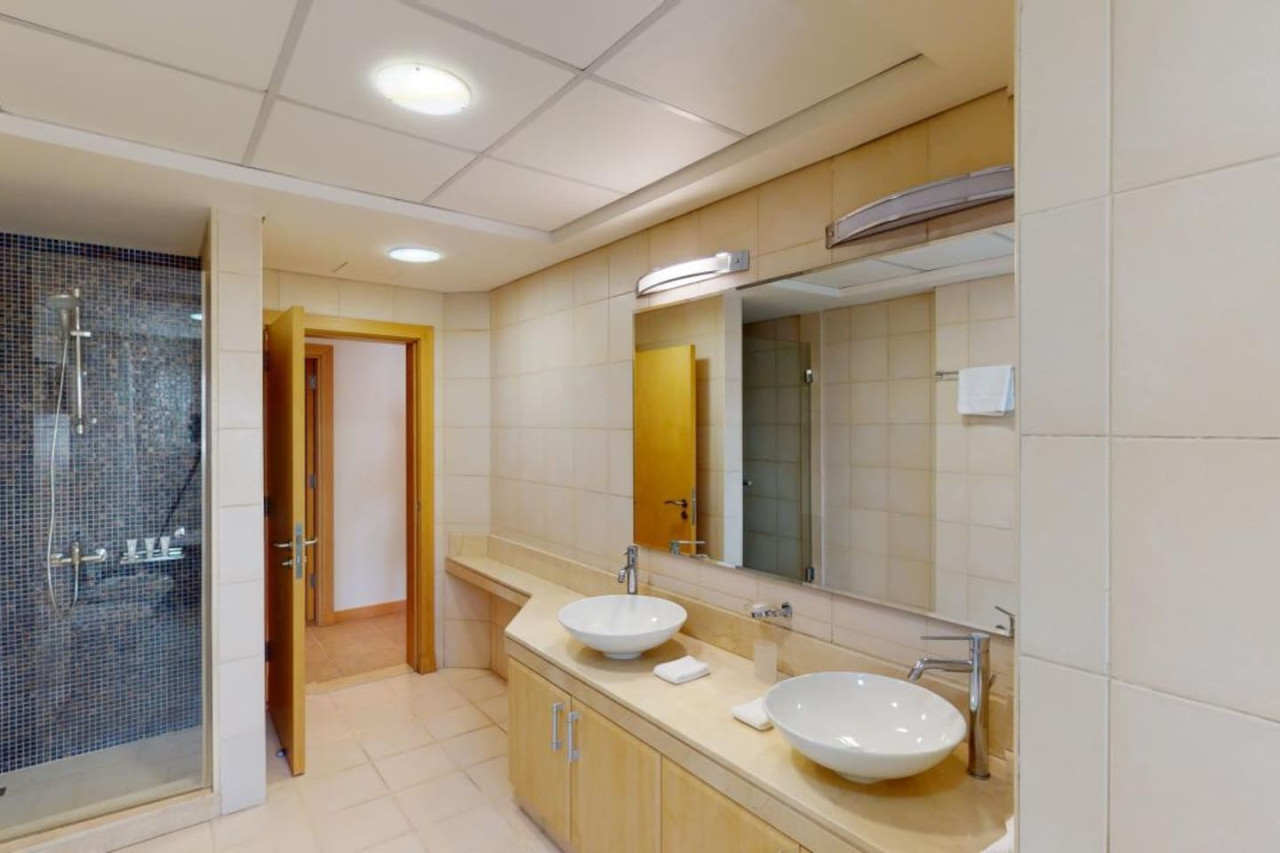 DVH Dabas Palm Shores Elegant Four Beds — image 21 of 33
