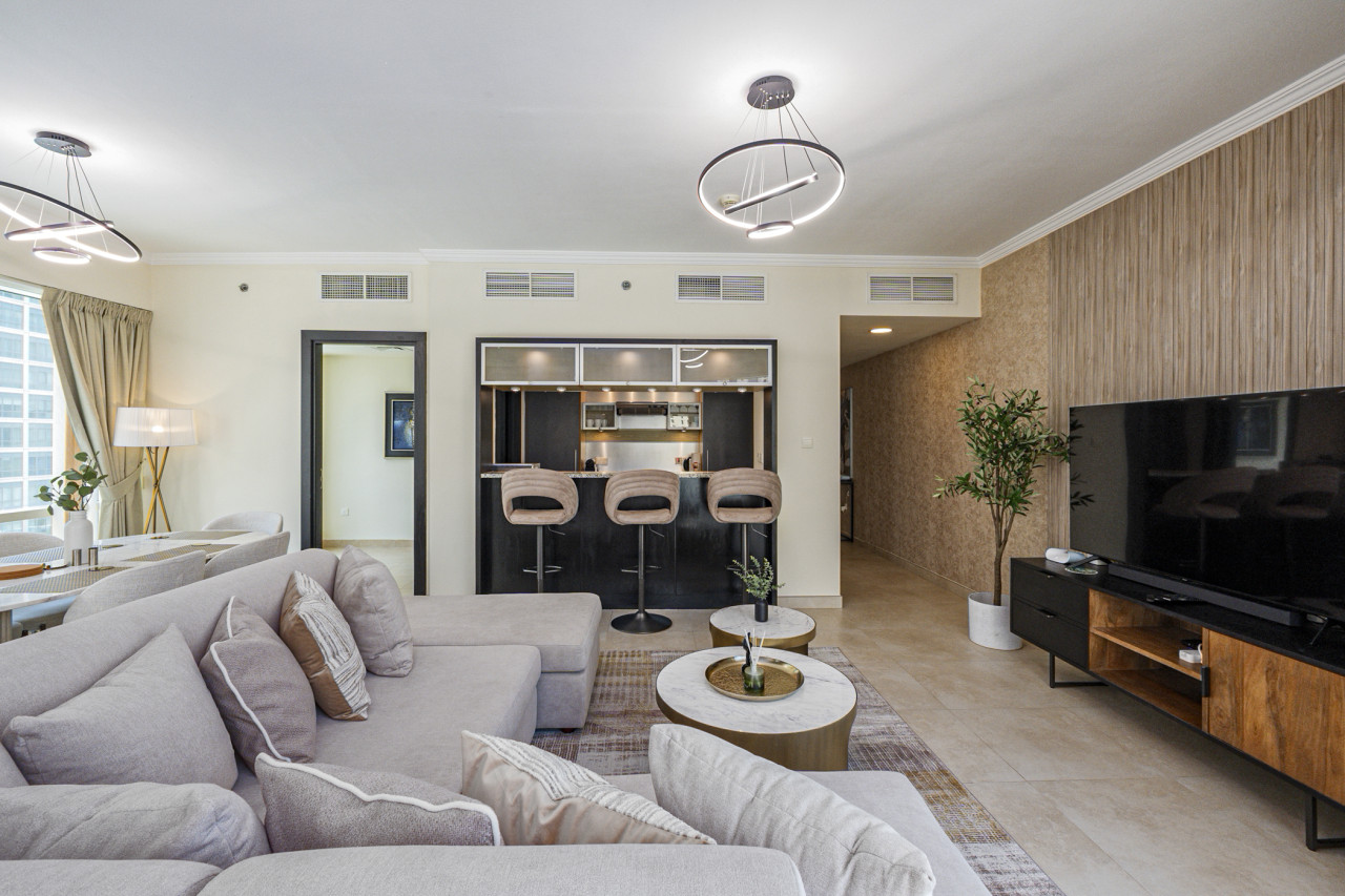 Luxurious Waterfront Stay at Al Majara, Dubai Marina — image 5 of 39