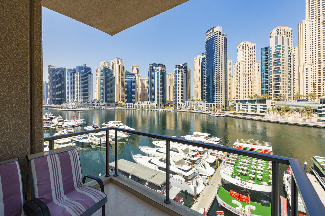 Luxurious Waterfront Stay at Al Majara, Dubai Marina — image 3 of 39
