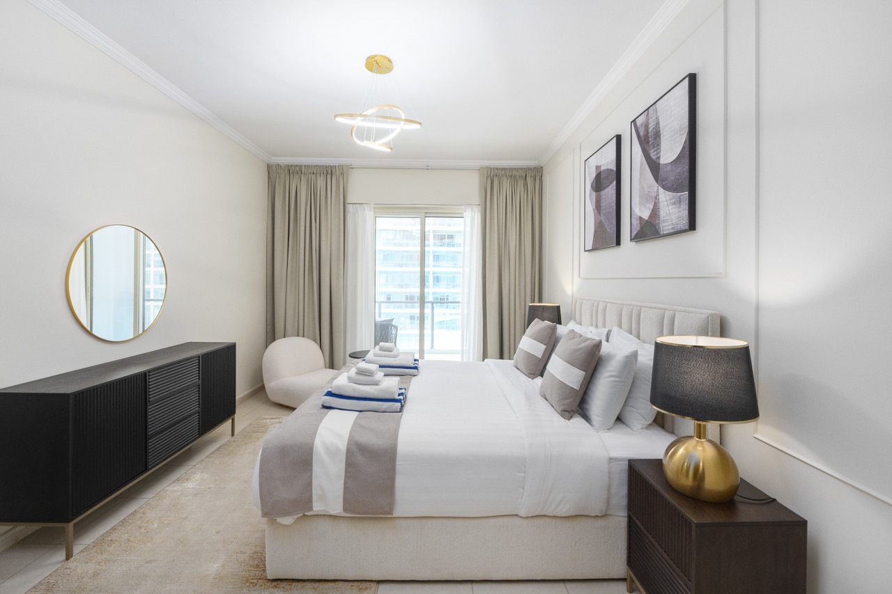 Luxurious Waterfront Stay at Al Majara, Dubai Marina — image 15 of 39