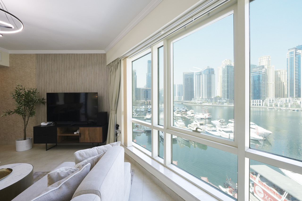 Luxurious Waterfront Stay at Al Majara, Dubai Marina — image 2 of 39