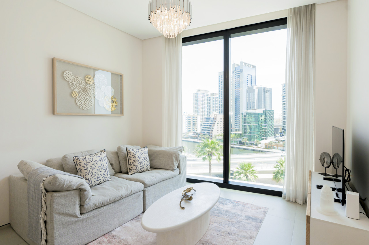 Luxury at JBR Jumeirah Gate Tower 1 — image 10 of 21
