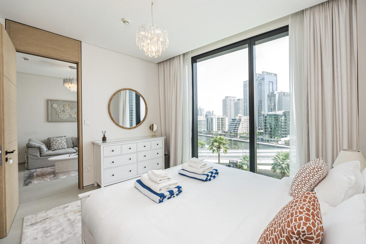 Luxury at JBR Jumeirah Gate Tower 1 — image 14 of 21