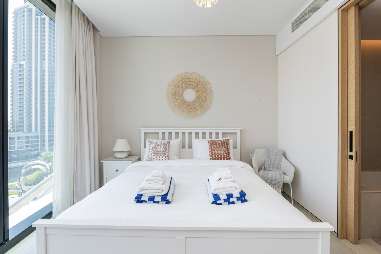Luxury at JBR Jumeirah Gate Tower 1 — image 12 of 21