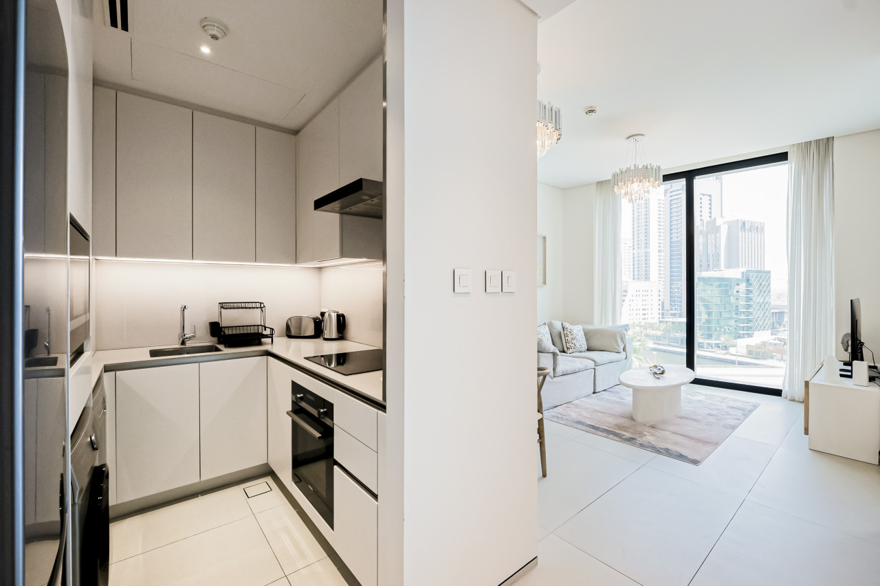 Luxury at JBR Jumeirah Gate Tower 1 — image 6 of 21