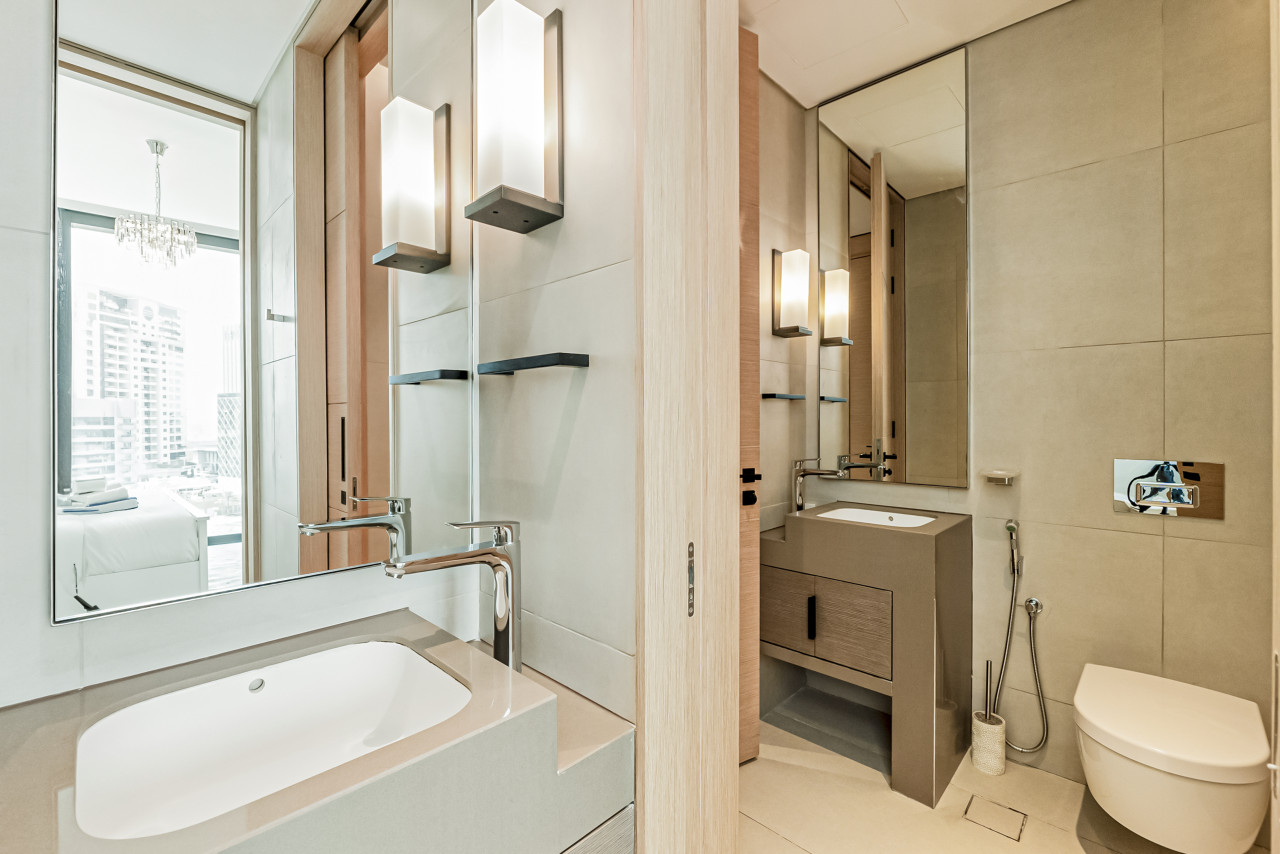 Luxury at JBR Jumeirah Gate Tower 1 — image 16 of 21