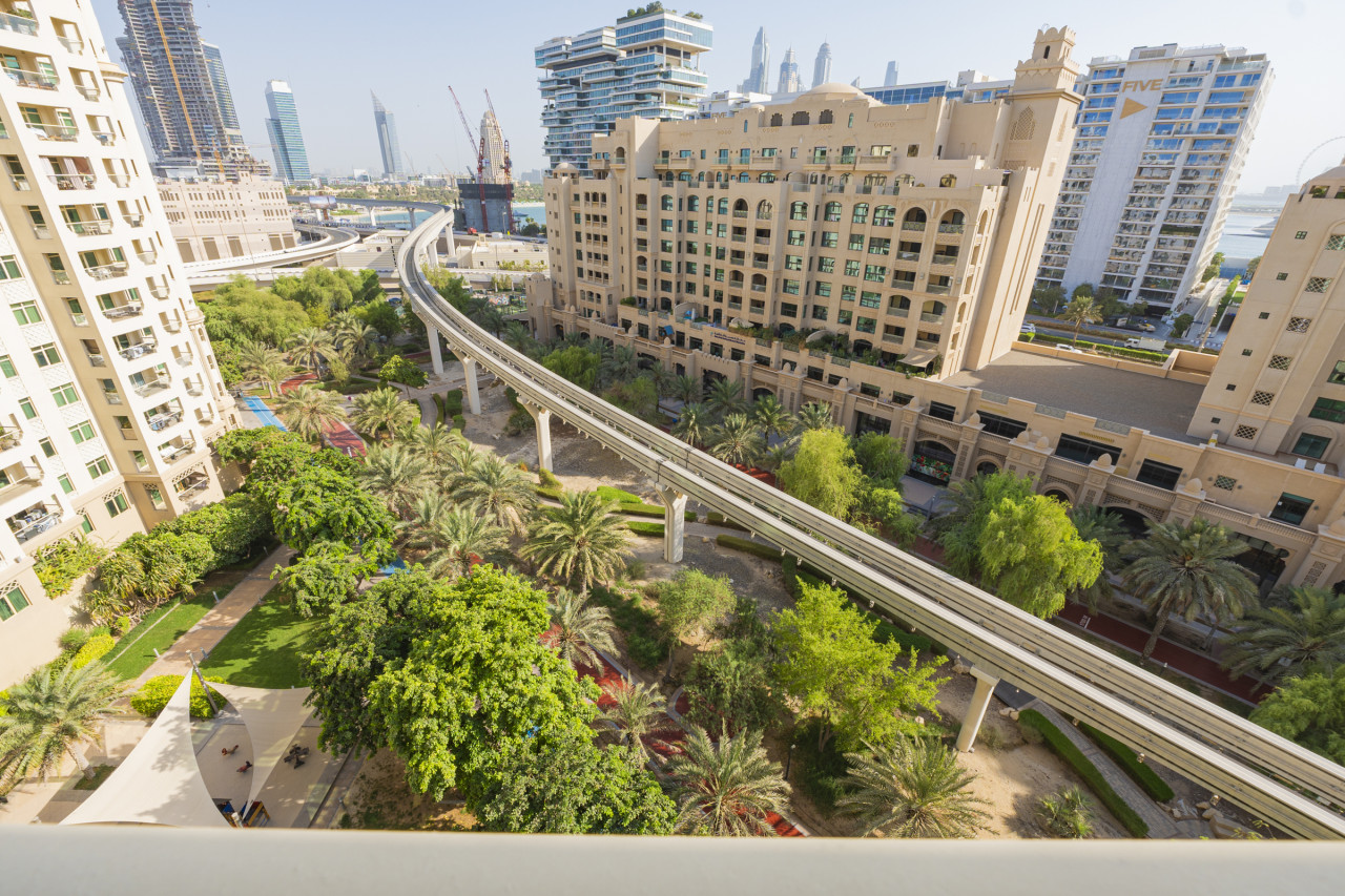 Luxury Holiday Apartment Palm Jumeirah Al Hamri — image 25 of 29