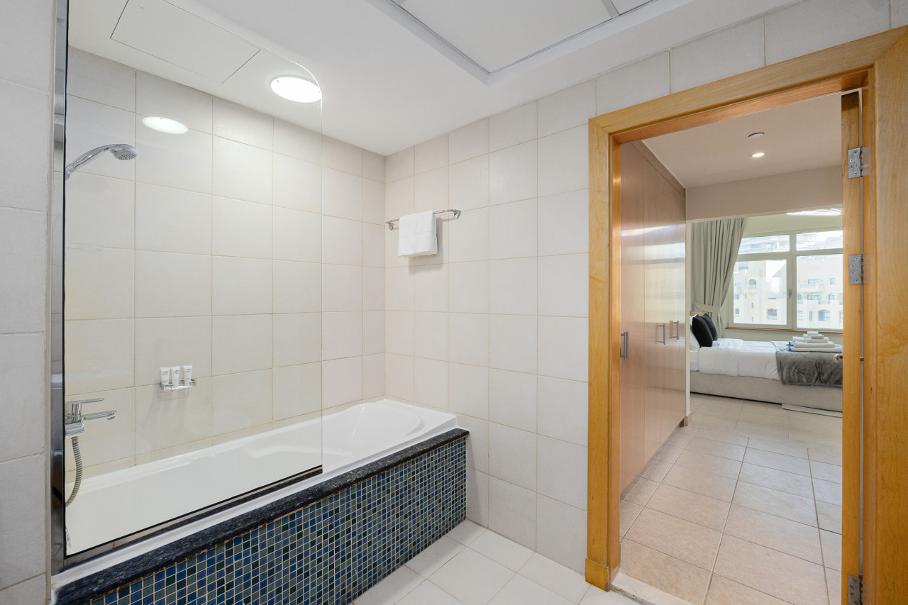 Luxury Holiday Apartment Palm Jumeirah Al Hamri — image 17 of 29
