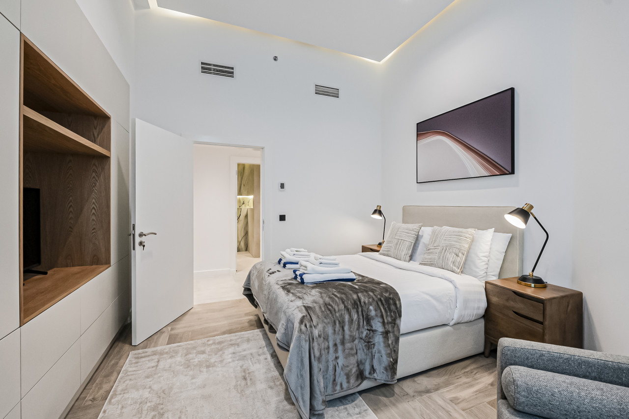 Luxury at Beachside Al Sultana, Jumeirah Shoreline — image 17 of 30