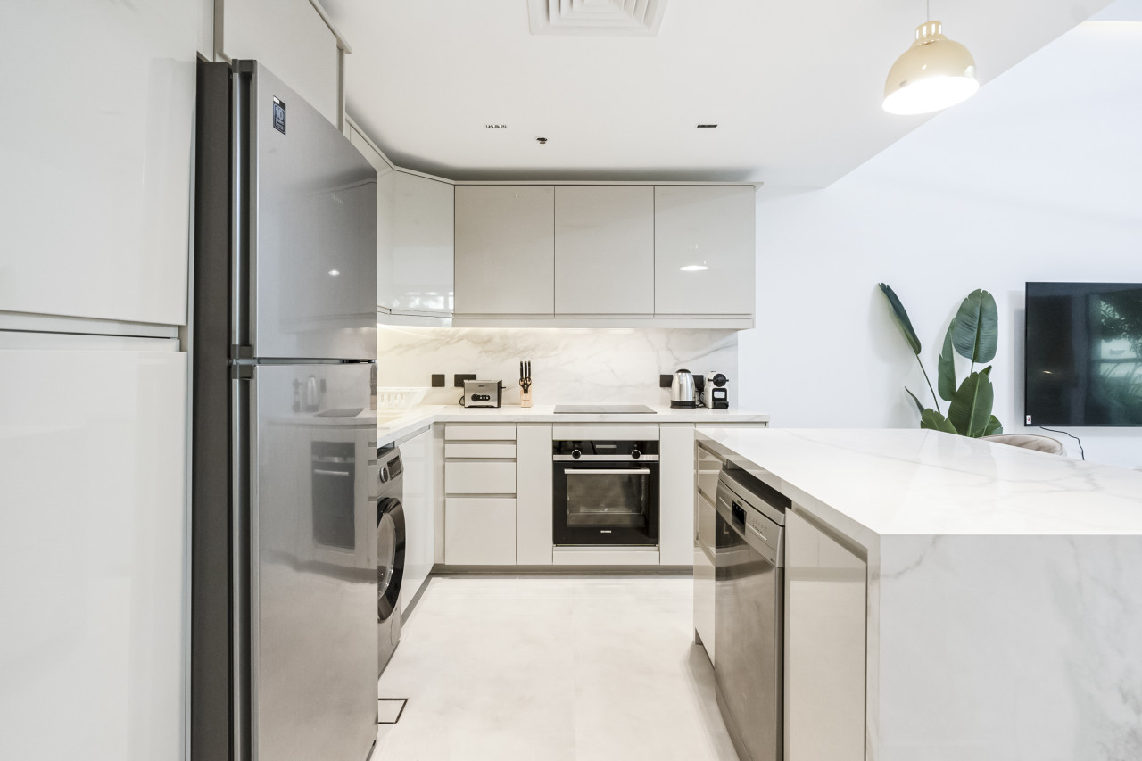 Luxury at Beachside Al Sultana, Jumeirah Shoreline — image 8 of 30