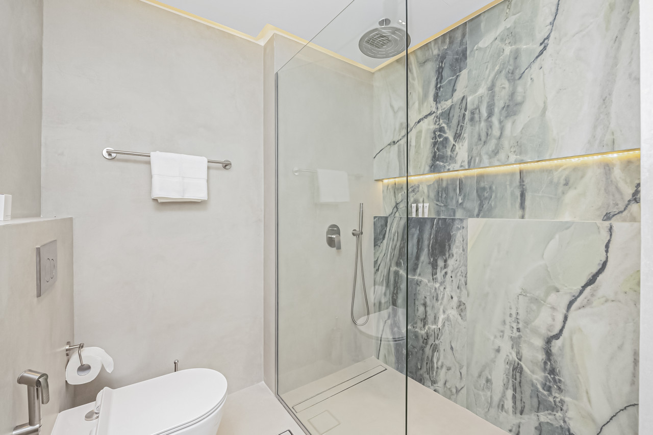 Luxury at Beachside Al Sultana, Jumeirah Shoreline — image 21 of 30