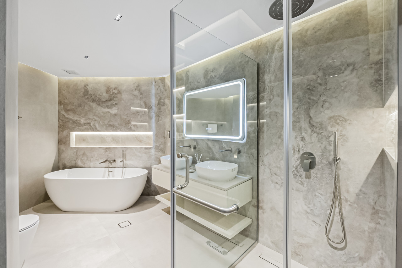 Luxury at Beachside Al Sultana, Jumeirah Shoreline — image 16 of 30