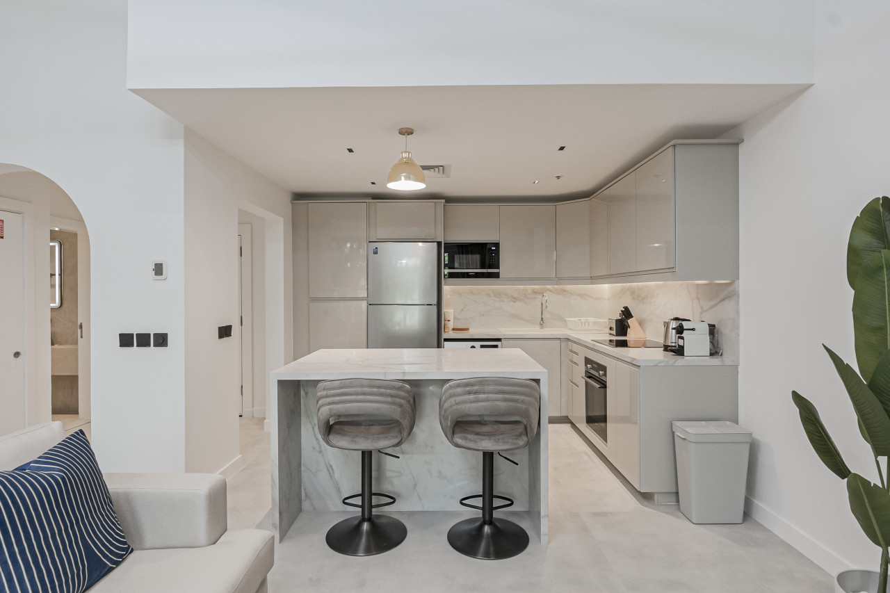 Luxury at Beachside Al Sultana, Jumeirah Shoreline — image 12 of 30