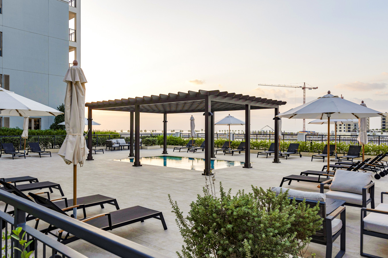 Luxury lifestyle at La Sirène, Port de la Mer, Jumeirah 1 | 1 Bed | Sleeps 4 — image 20 of 21