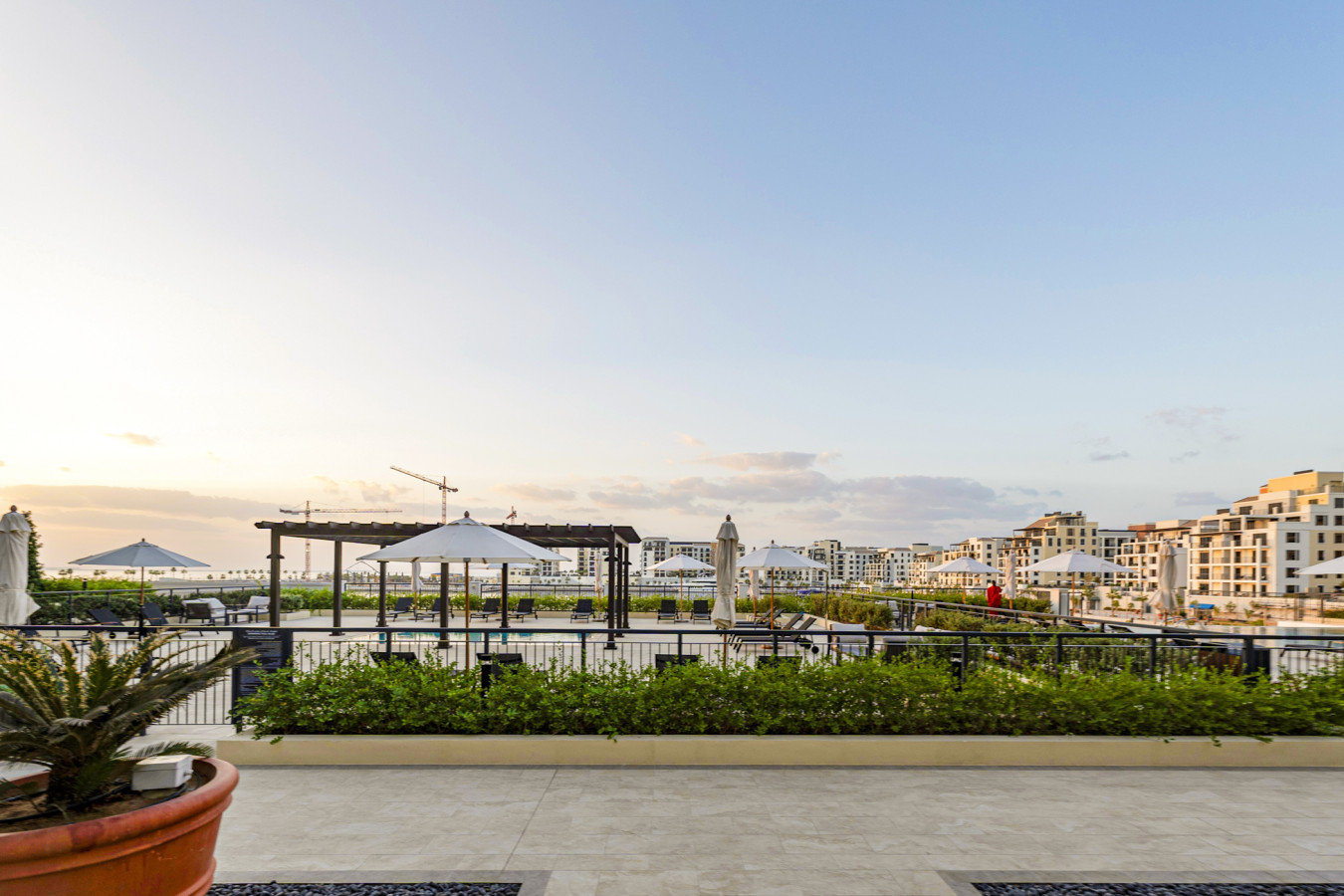 Luxury lifestyle at La Sirène, Port de la Mer, Jumeirah 1 | 1 Bed | Sleeps 4 — image 13 of 21