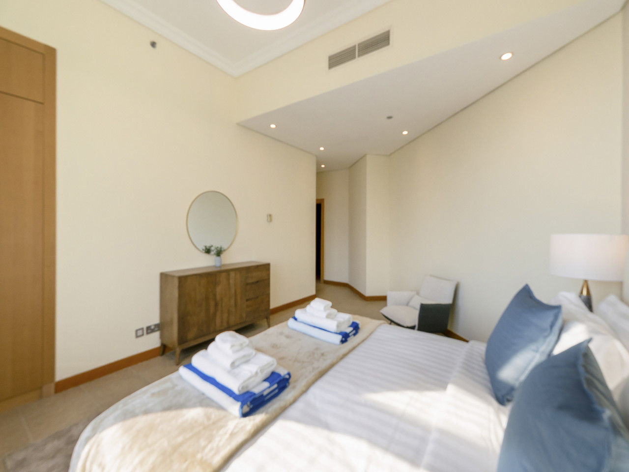 Short-stay at Al Haseer - 4 Beds Palm Holiday Apt — image 14 of 38