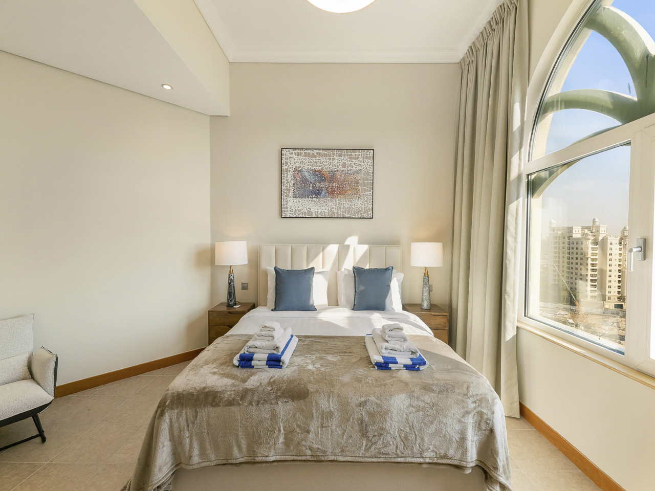 Short-stay at Al Haseer - 4 Beds Palm Holiday Apt — image 13 of 38