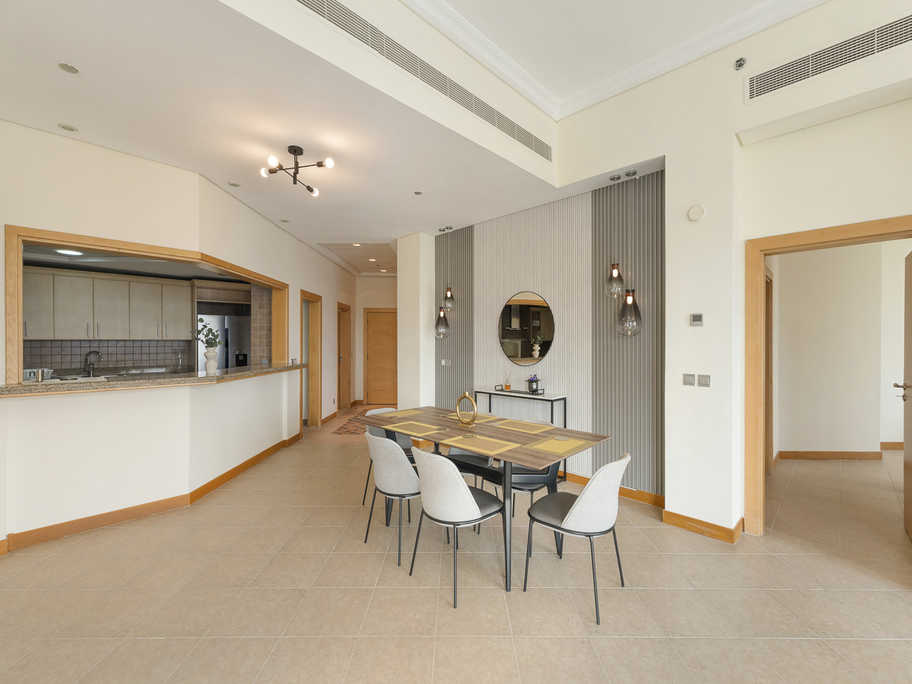 Short-stay at Al Haseer - 4 Beds Palm Holiday Apt — image 11 of 38