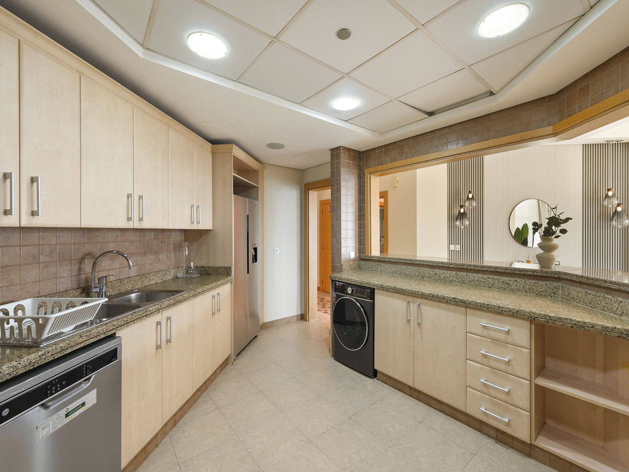 Short-stay at Al Haseer - 4 Beds Palm Holiday Apt — image 9 of 38