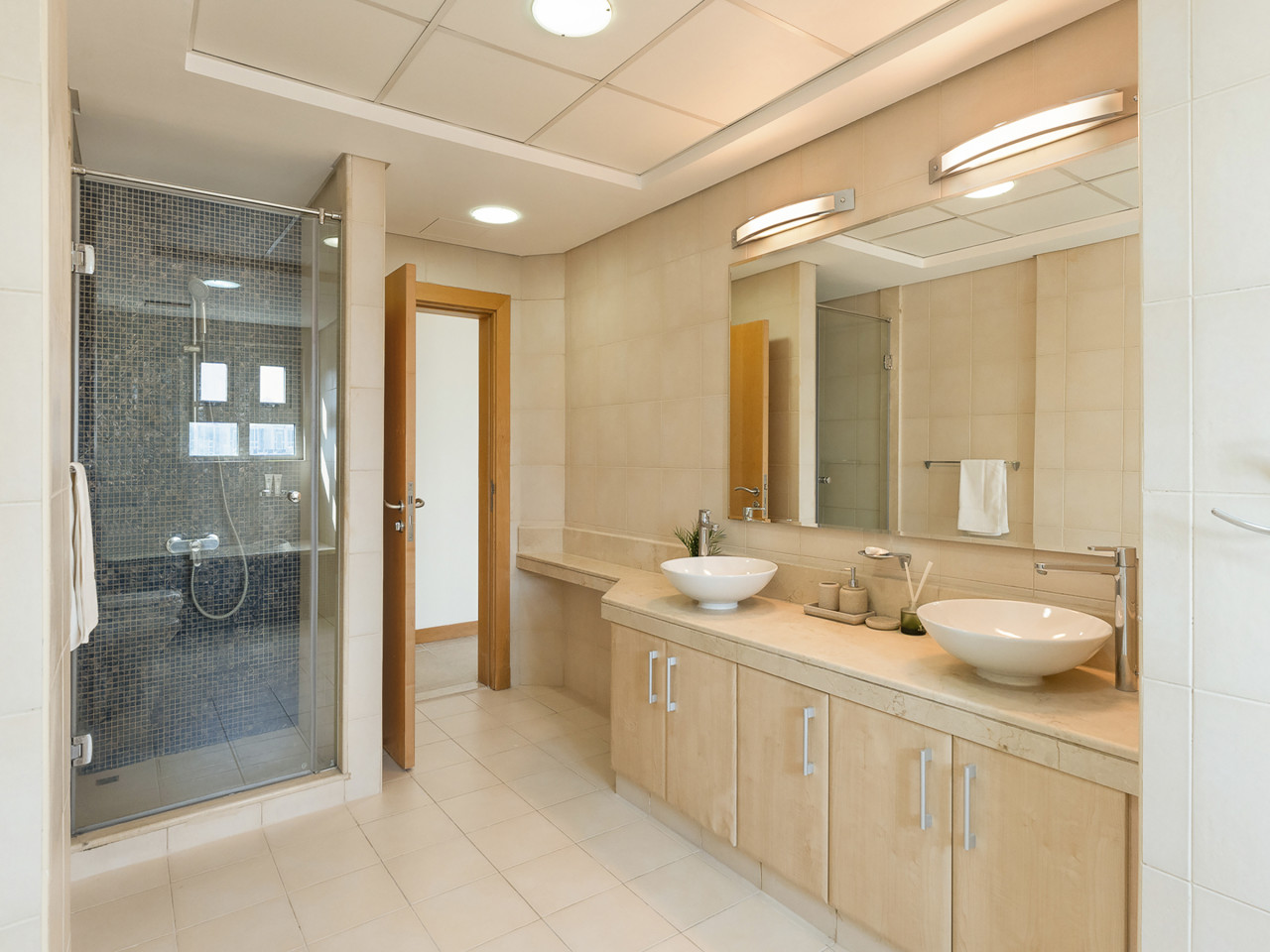 Short-stay at Al Haseer - 4 Beds Palm Holiday Apt — image 17 of 38