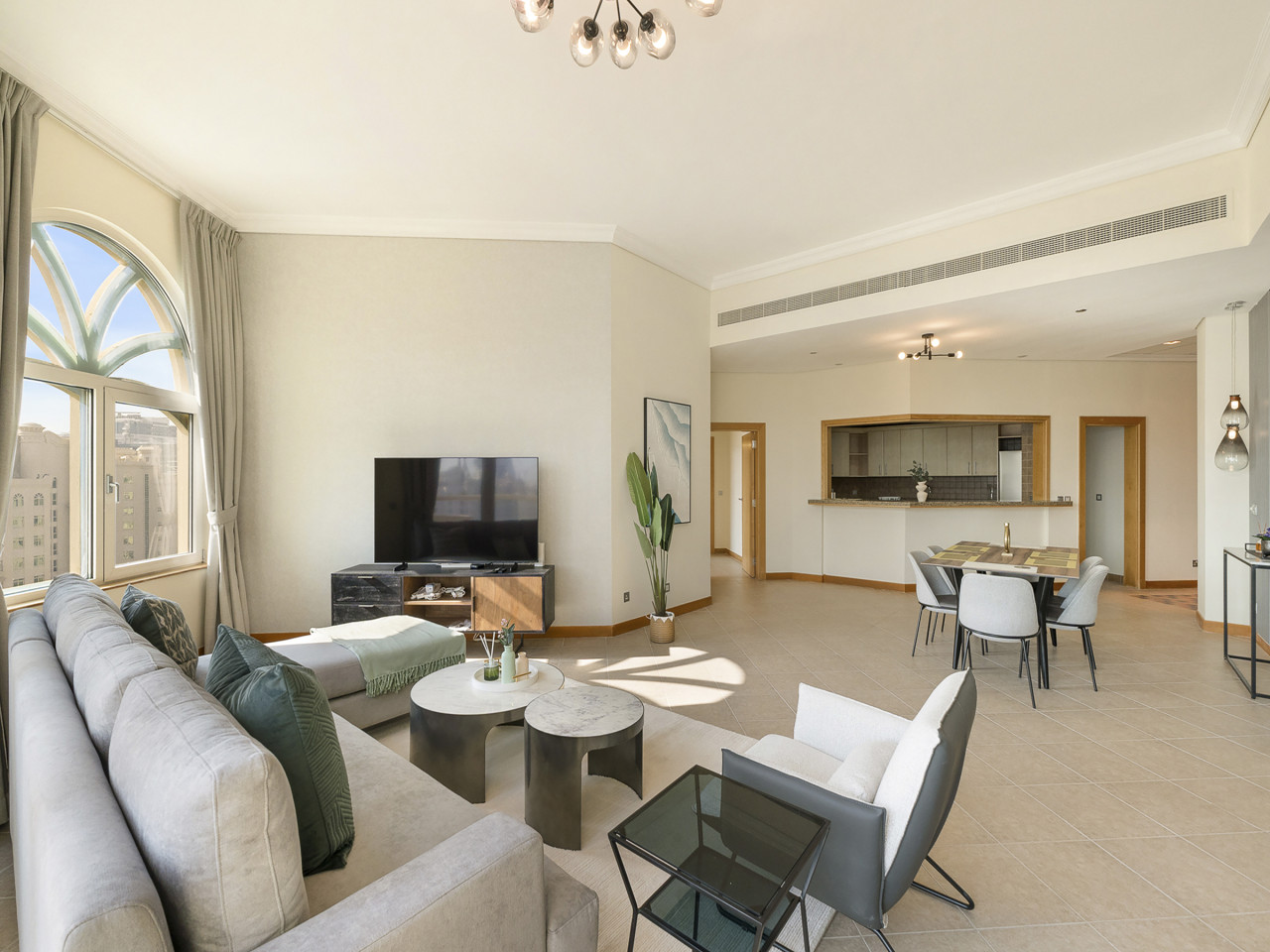 Short-stay at Al Haseer - 4 Beds Palm Holiday Apt — image 8 of 38